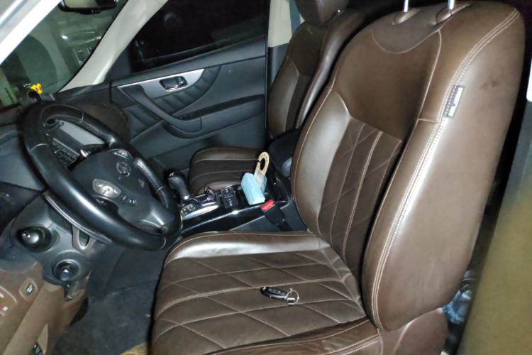 Used Infiniti QX70 2013 3.7L Standard Edition