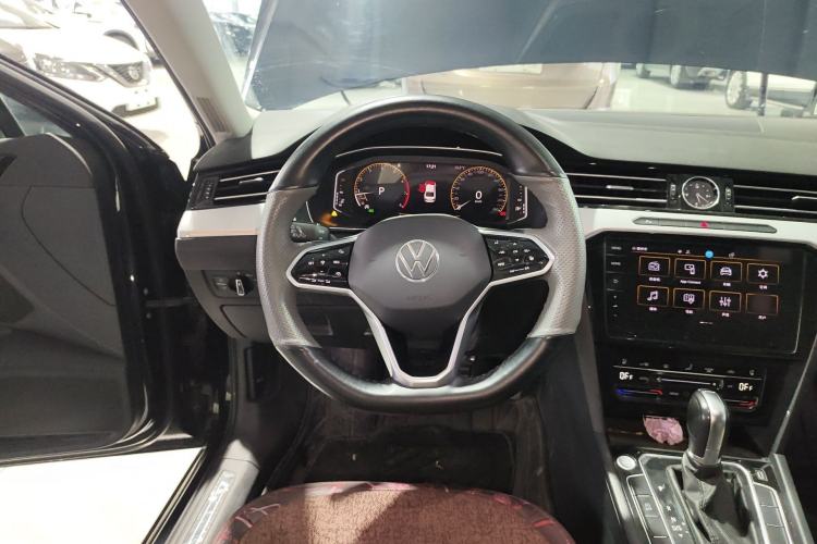 Used Volkswagen Magotan 2023 2 Million Units Commemorative Edition 330TSI DSG Luxury Version Steering Wheel