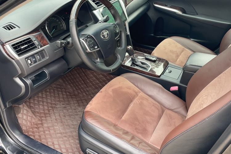 Used Toyota Camry 2016 2.5G 10th Anniversary Deluxe Navigation Edition Interior 3