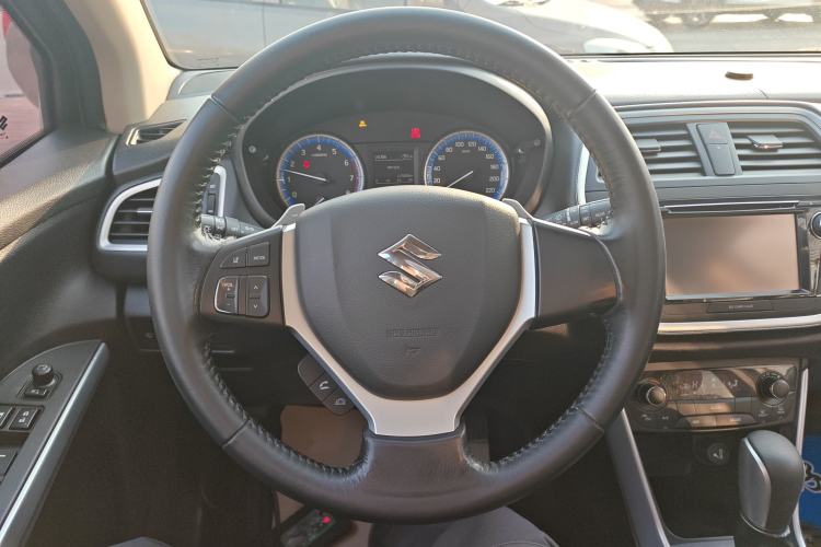 Used Suzuki S-Cross 2014 1.6L CVT Two-Wheel Drive Elite Version
