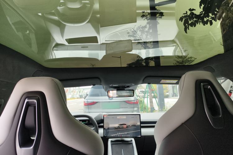 Used XPeng P7 2025 Model—750 All-Wheel-Drive High-Performance Ultra