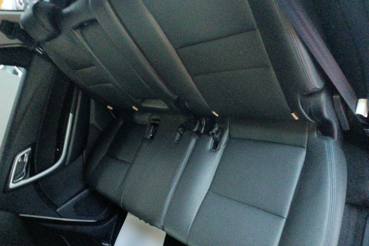 Used JMC Yusheng S350 2013 2.4T Automatic 2WD Diesel Luxury Edition 5 Seats
