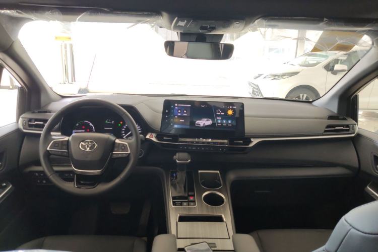 Used Toyota Sienna 2026 Model 2.5L Dual-Engine Four-Wheel-Drive Prestige Edition
