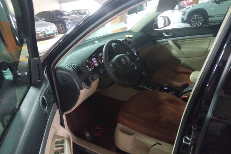 Used Skoda Octavia 2015 Classic Model 1.6L Automatic Yijie Version Driver Seat