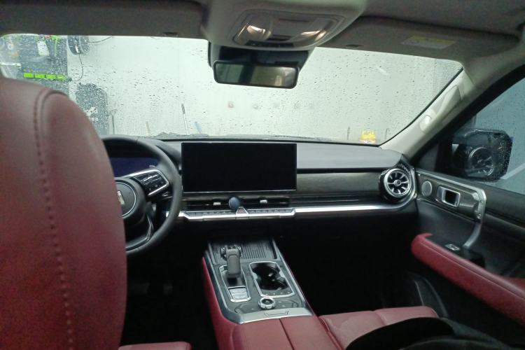 Used Tank 400 New Energy 2024 Hi4-T Off-Road Edition Center Console