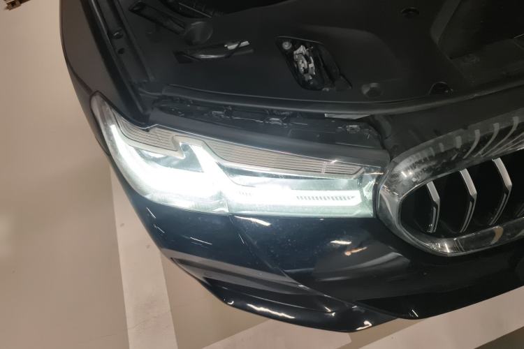 Used BMW 5 Series 2022 Restyled 530Li Leading Edition M Sport Package Right Front Headlight