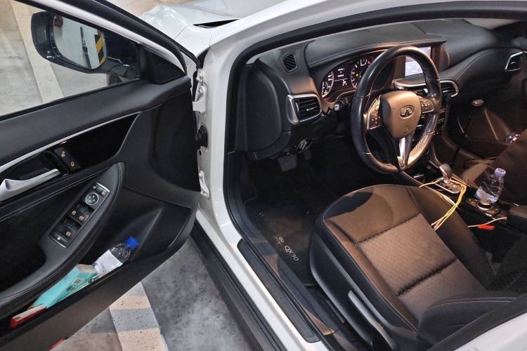 Used Infiniti QX30 2017 1.6T Two-Wheel Drive Fashion Edition
