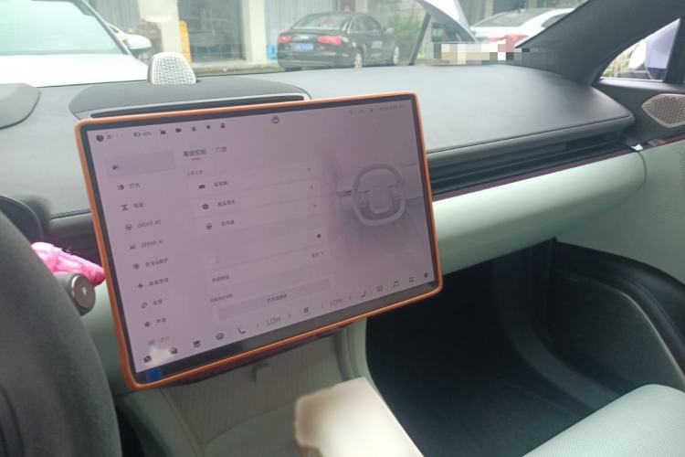 Used Zeekr 007 2025 Rear-Drive Intelligent Driving Version 75 kWh Audio And AC Panel