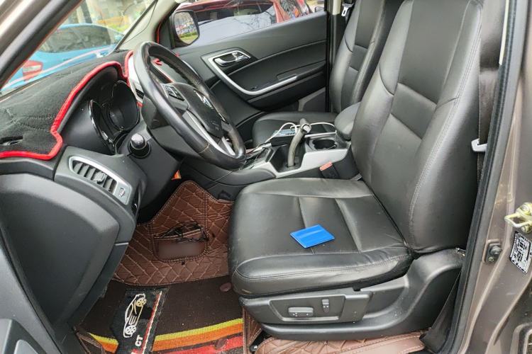 Used JMC Yusheng S350 2014 2.4T Automatic 2WD Diesel Luxury Version with Sunroof 5 Seats Left Front Seat