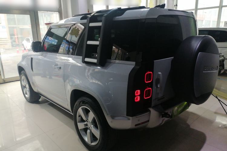 Used Land Rover Defender 2022 90 2.0T P300 SE
