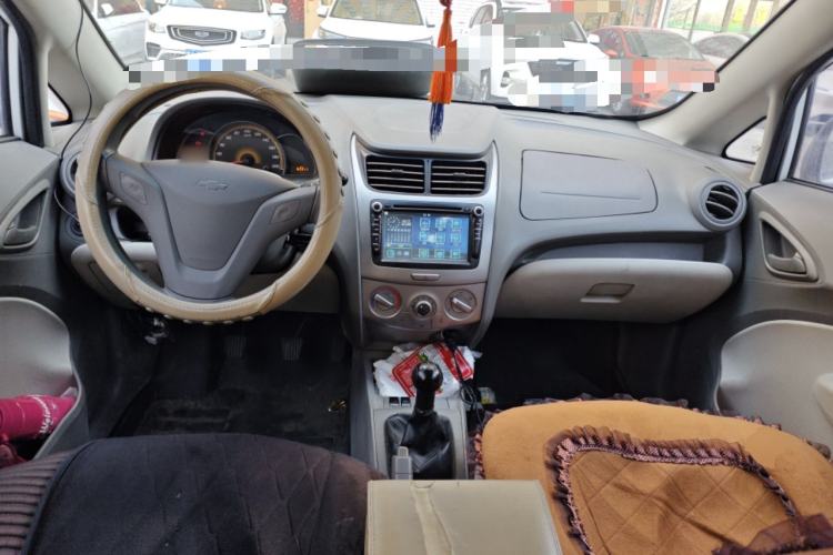 Used Chevrolet Sail 2013 Sedan 1.2L Manual Warm Edition Center Console