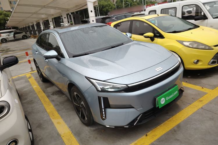 Used Geely Galaxy L6 2025 EM-i 140km Starship Edition Front Right 45 Deg