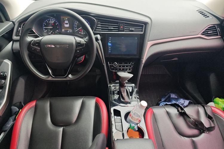 Used Venucia D60 2019 100 000 Honor 1.6L XL CVT Chenku Edition China VI Standard Center Console