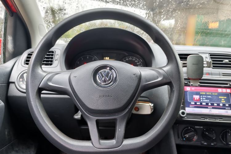 Used Volkswagen Polo 2016 1.4L Manual Fashion Model Steering Wheel
