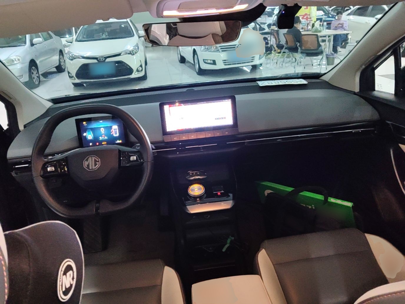 MG 4 EV 2022 520 km Flagship Edition — снимка 12