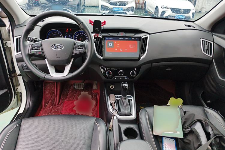 Used Hyundai ix25 2017 1.6L Automatic Smart Version Center Console