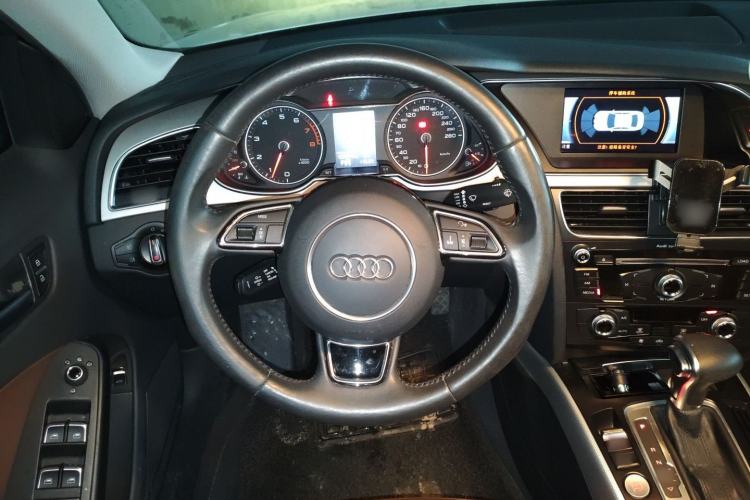 Used Audi A4L 2016 35 TFSI Collector's Edition Automatic Standard Model Steering Wheel