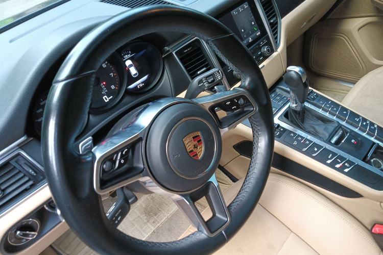 Used Porsche Macan 2017 Macan 2.0T Steering Wheel