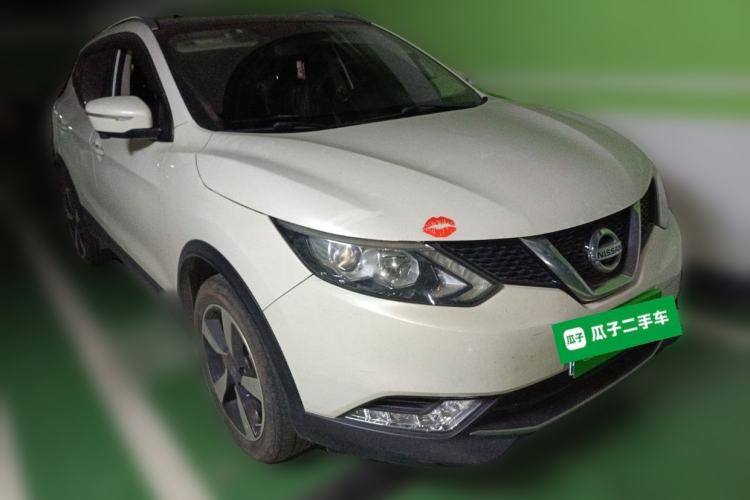 Used Nissan Qashqai 2016 2.0L CVT Luxury Edition Front Right 45 Deg
