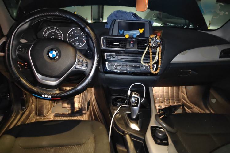 Used BMW 1 Series 2016 118i Leading Model Center Console