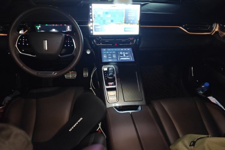 Used Wey Mocha 2021 2.0T Two-Wheel-Drive Ultra-Strong Version Center Console