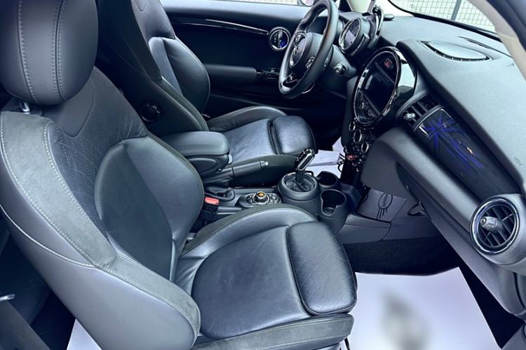 Used MINI MINI 2018 1.5T COOPER Artist