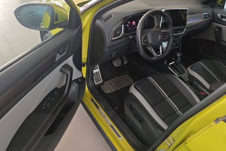 Used Volkswagen T-ROC 2023 300TSI DSG Two-Wheel Drive Starlight Edition