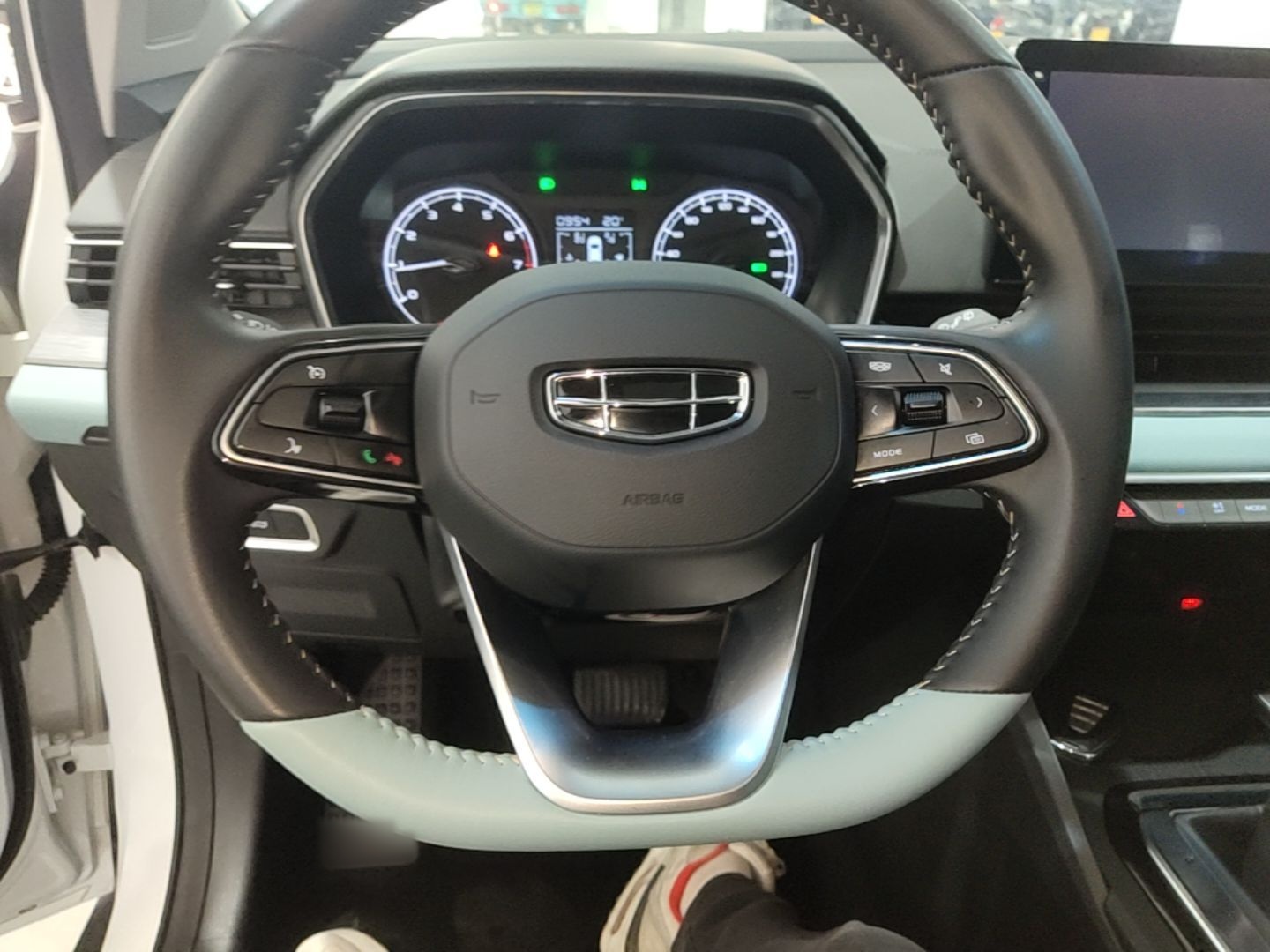 Geely Auto Emgrand S 2022 1.4T CVT Crossover Player Edition — снимка 13