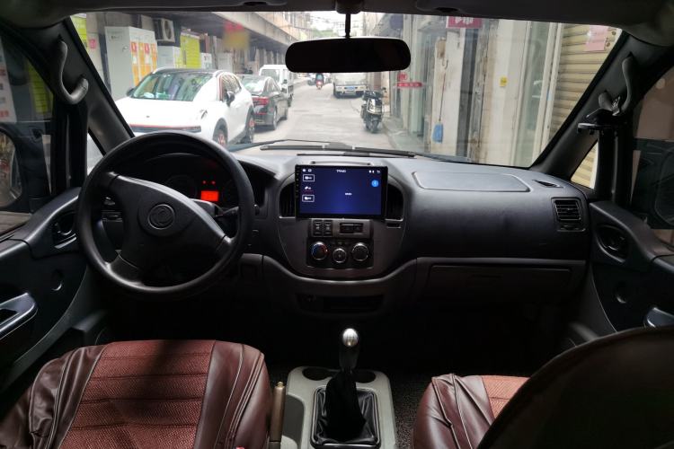 Used FORTHING Lingzhi 2013 M3 1.6L 7-Seater Comfort Model Center Console