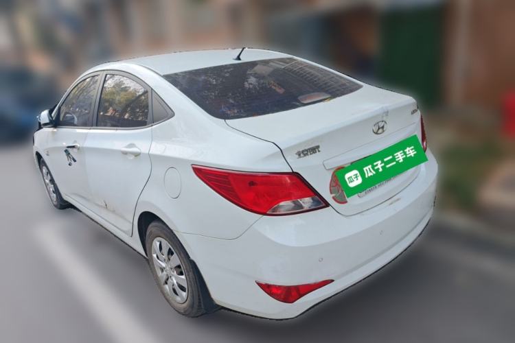 Used Hyundai Verna (older generation) 2014 1.4L Manual Smart GLS Trim Rear Left 45 Deg