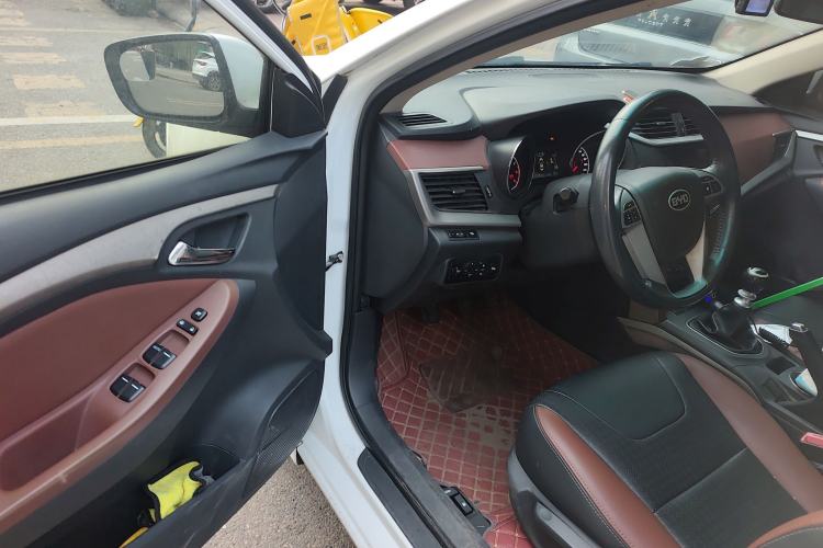 Used BYD G5 2014 1.5TI Manual Luxury Edition
