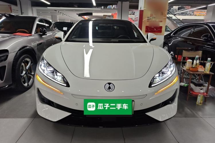 Used Denza Z9 2024 1100 km Four-Wheel Drive Max Version
