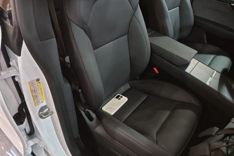Used Tesla Model Y 2026 Rear-Drive Model
