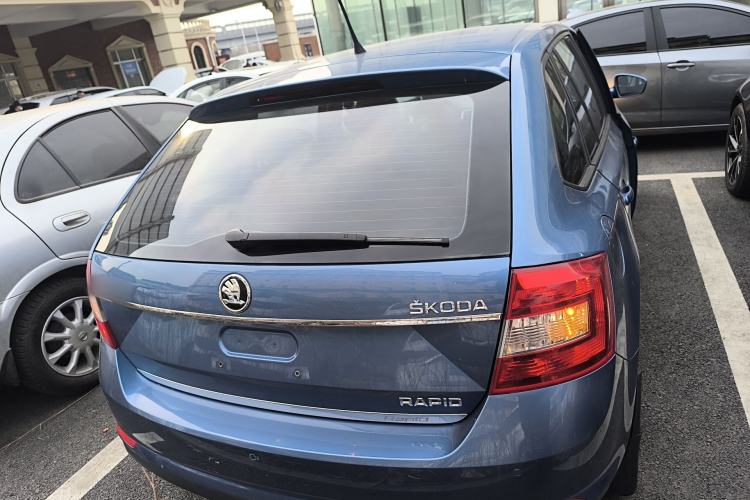 Used Skoda Rapid Spaceback 2014 1.6L Manual Enjoyment Edition