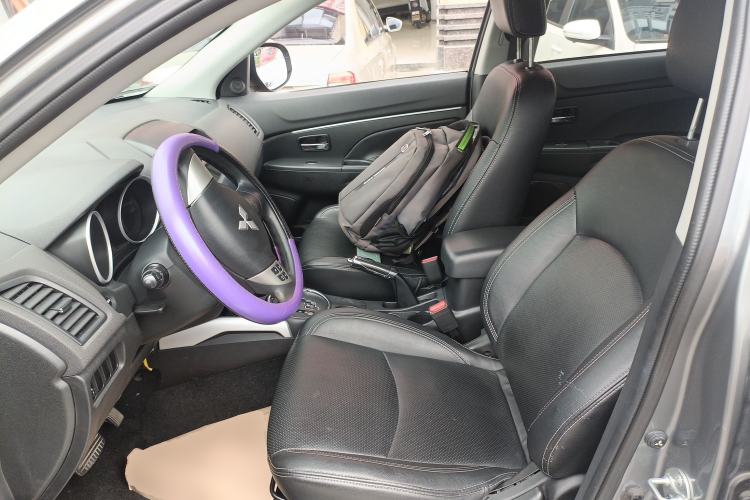 Used Mitsubishi ASX 2013 2.0L CVT Two-Wheel Drive Elite Edition Left Front Seat