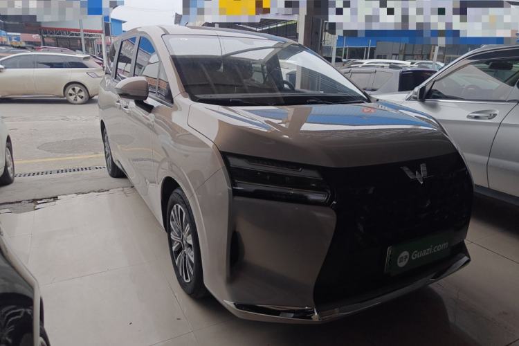 Used Wuling Starlight 730 2025 Model Plug-in Hybrid 125km Luxury Edition