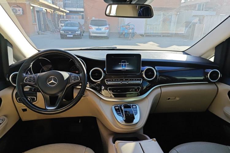 Used Mercedes-Benz V-Class 2018 V 260 Avantgarde Edition China VI