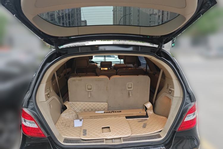 Used Mercedes-Benz R-Class 2017 R 320 4MATIC Business Edition Prestige Model
