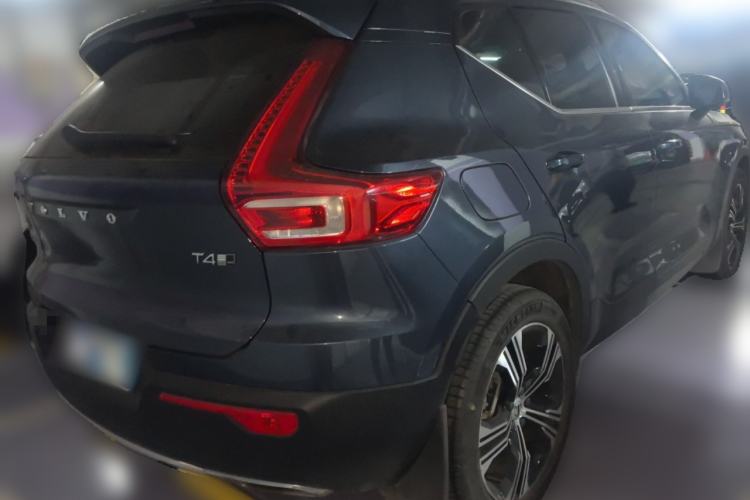 Used Volvo XC40 2020 T4 Four-Wheel Drive Smart Luxury Edition Rear Right 45 Deg