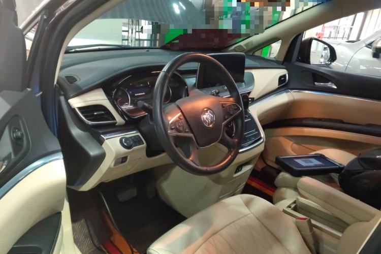 Used Buick GL8 2023 Facelifted Land Cruiser Executive Luxury Version Center Console