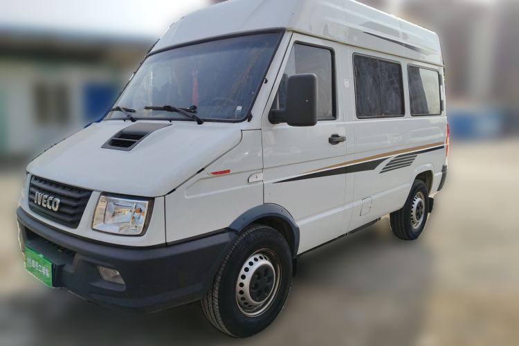 Used Iveco Daily 2017 2.5T A35 Passenger Van 5-7 Seats Model 47Z5