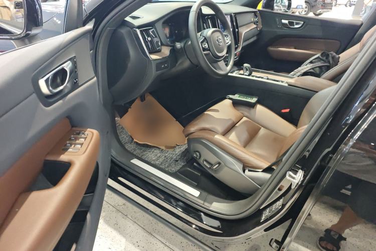 Used Volvo XC60 New Energy 2023 T8 Plug-in Hybrid Long-Range All-Wheel Drive Smart Luxury Edition Driver Seat