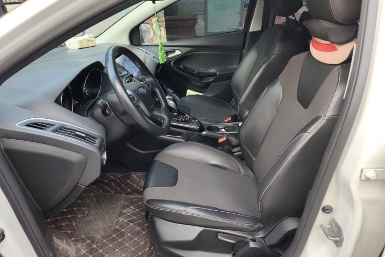 Used Ford Focus 2012 Hatchback 1.6L Automatic Fashion Edition
