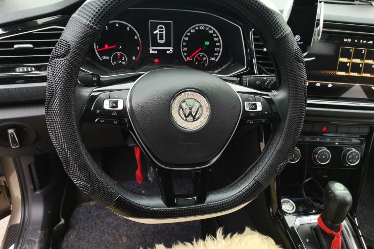 Used Volkswagen T-ROC 2018 280TSI DSG Four-Wheel Drive Comfort Version China V Standard Steering Wheel