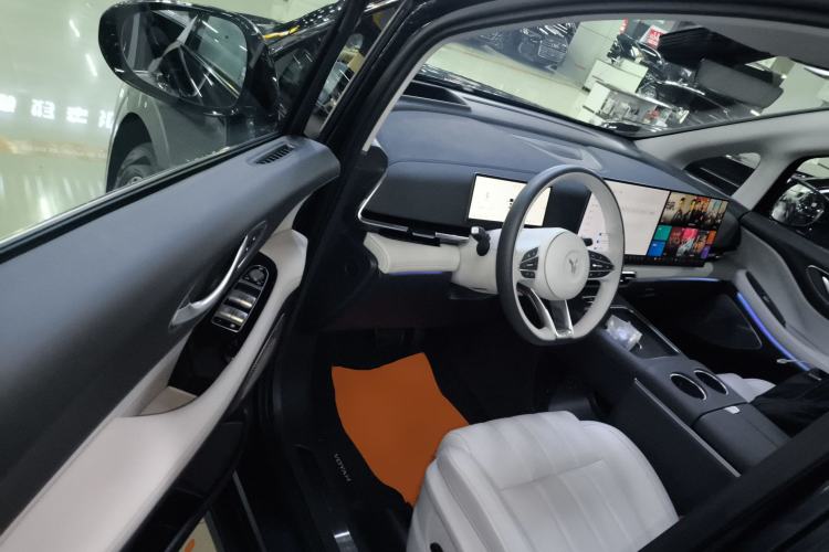 Used VOYAH Dream 2025 PHEV Four-Wheel Drive Prestige Kunpeng Edition Driver Seat