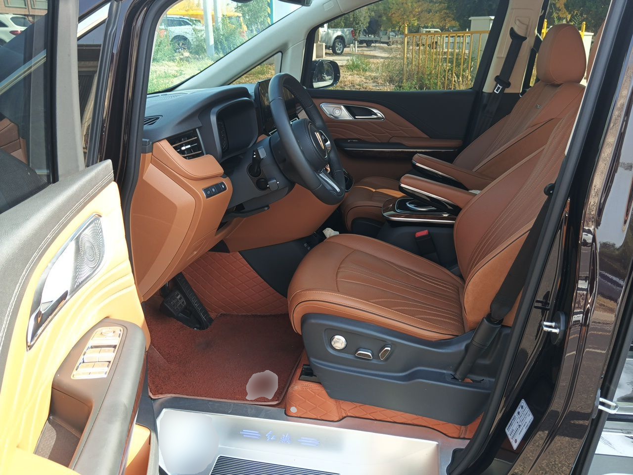 Hongqi HQ9 PHEV 2024 2.0T Four-Wheel Drive Flagship Edition — снимка 13
