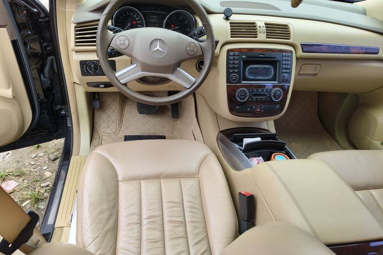 Used Mercedes-Benz R-Class 2009 R 300 L Luxury Model