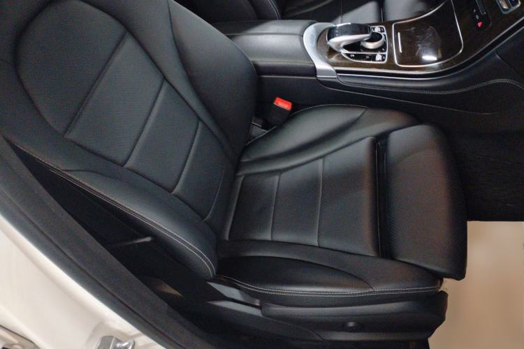 Used Mercedes-Benz GLC 2016 GLC 260 4MATIC Luxury Model Right Front Seat