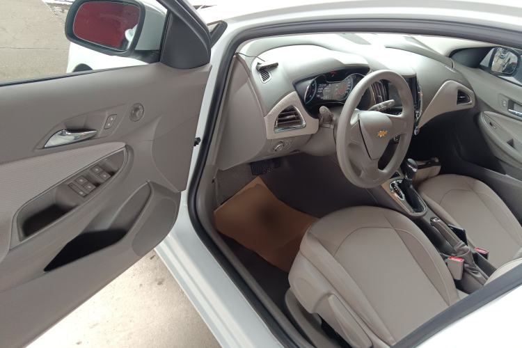 Used Chevrolet Cruze 2015 1.5L Automatic Fashion Navigation Edition
