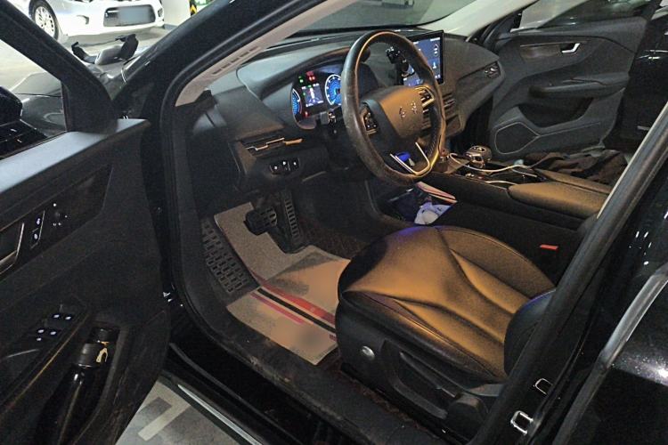 Used Hongqi E-QM5 2022 431 km Charge & Enjoy Edition
